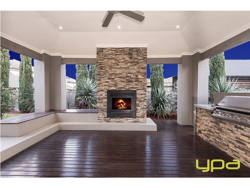 5 Woodbury Avenue, Caroline Springs VIC 3023