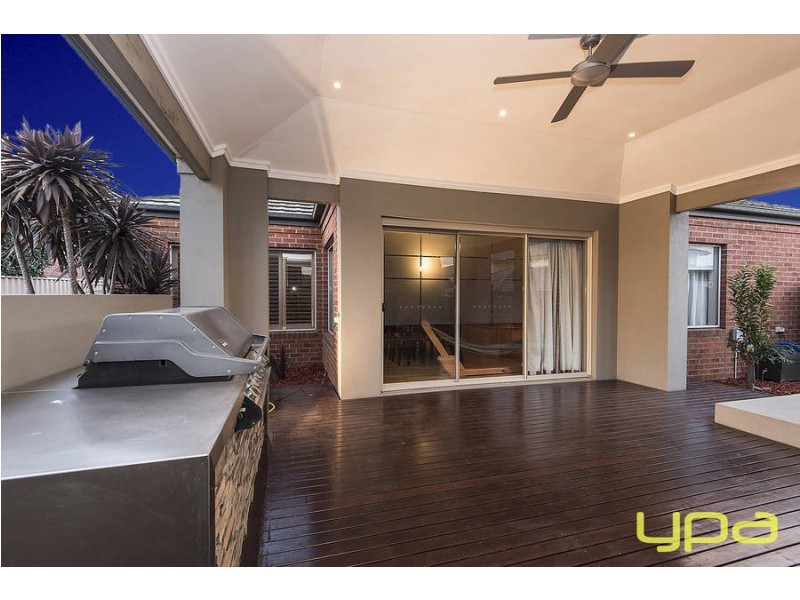 5 Woodbury Avenue, Caroline Springs VIC 3023