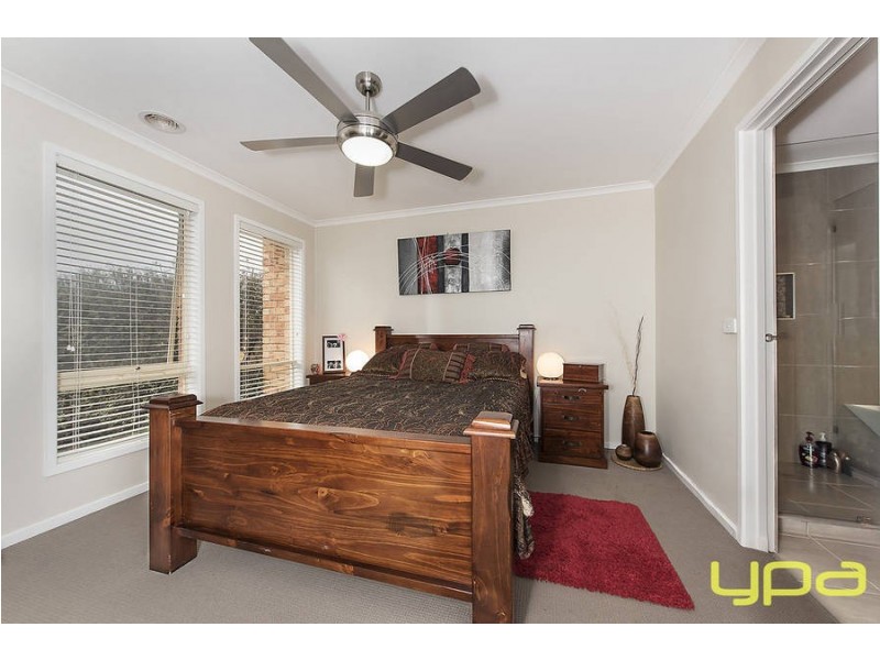 34 Fydler Avenue, Burnside VIC 3023