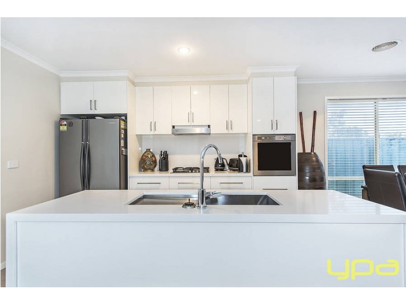 34 Fydler Avenue, Burnside VIC 3023