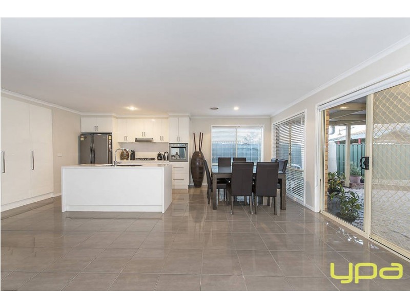 34 Fydler Avenue, Burnside VIC 3023