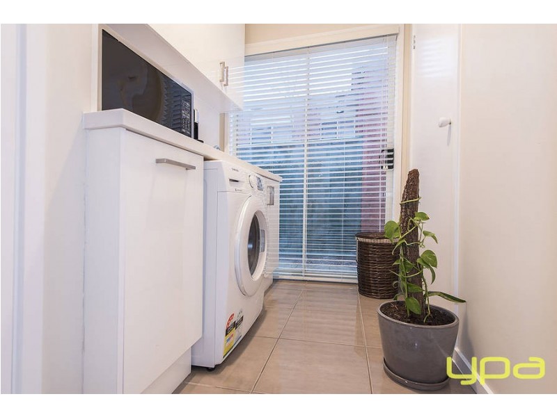 34 Fydler Avenue, Burnside VIC 3023