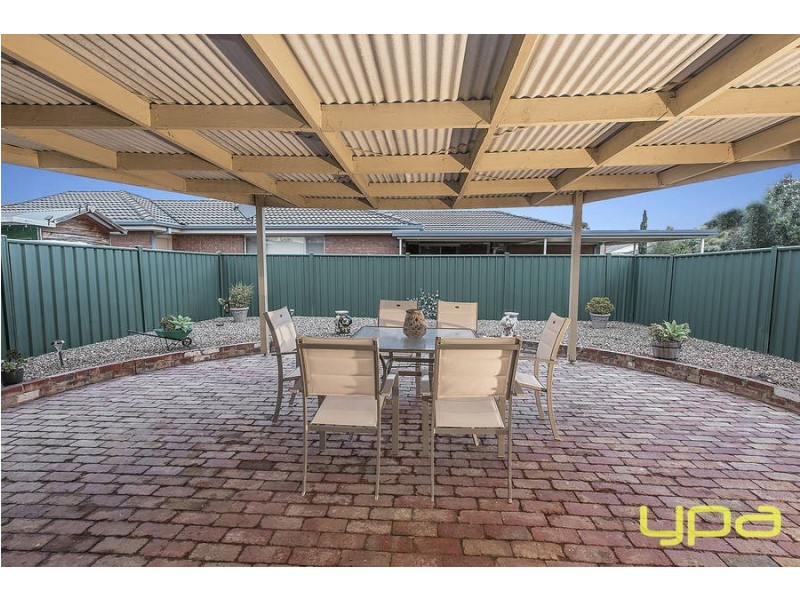 34 Fydler Avenue, Burnside VIC 3023