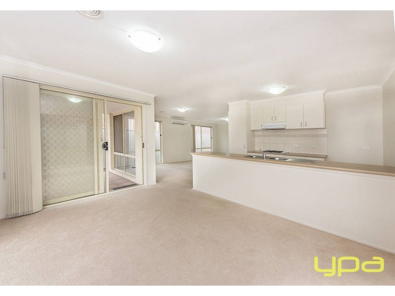 64 Clarendon Wynd, Caroline Springs VIC 3023