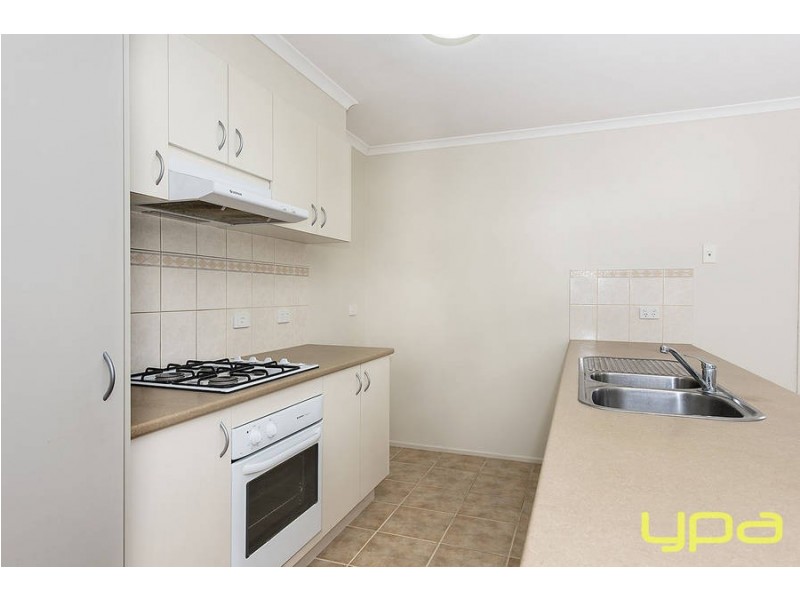 64 Clarendon Wynd, Caroline Springs VIC 3023