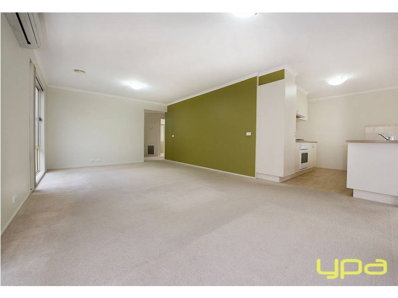64 Clarendon Wynd, Caroline Springs VIC 3023