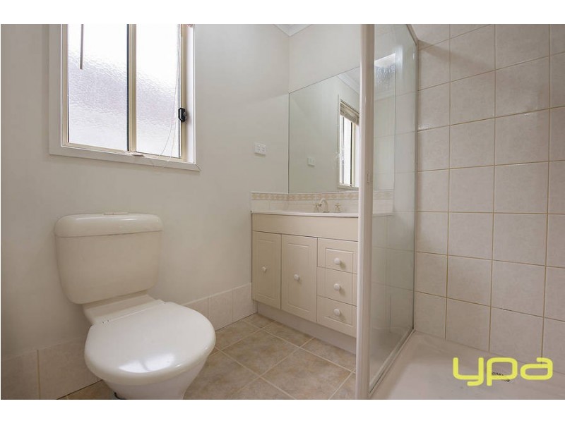 64 Clarendon Wynd, Caroline Springs VIC 3023