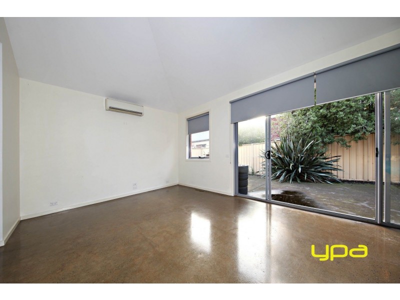 13 Tumbalong Street, Caroline Springs VIC 3023