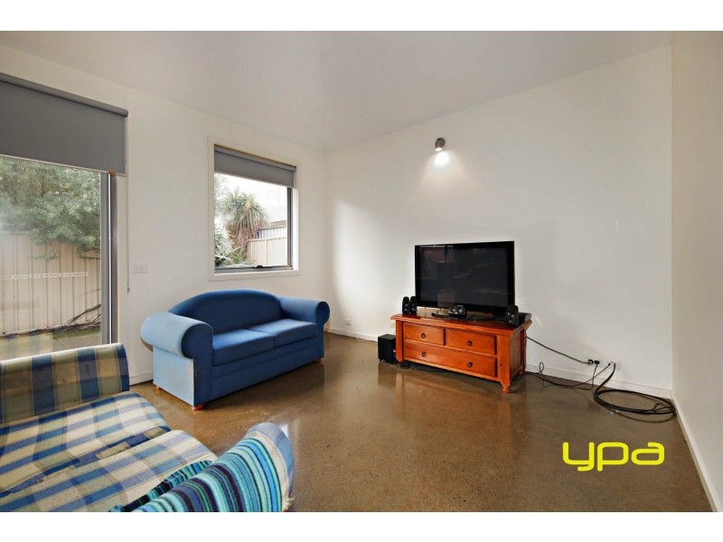 13 Tumbalong Street, Caroline Springs VIC 3023