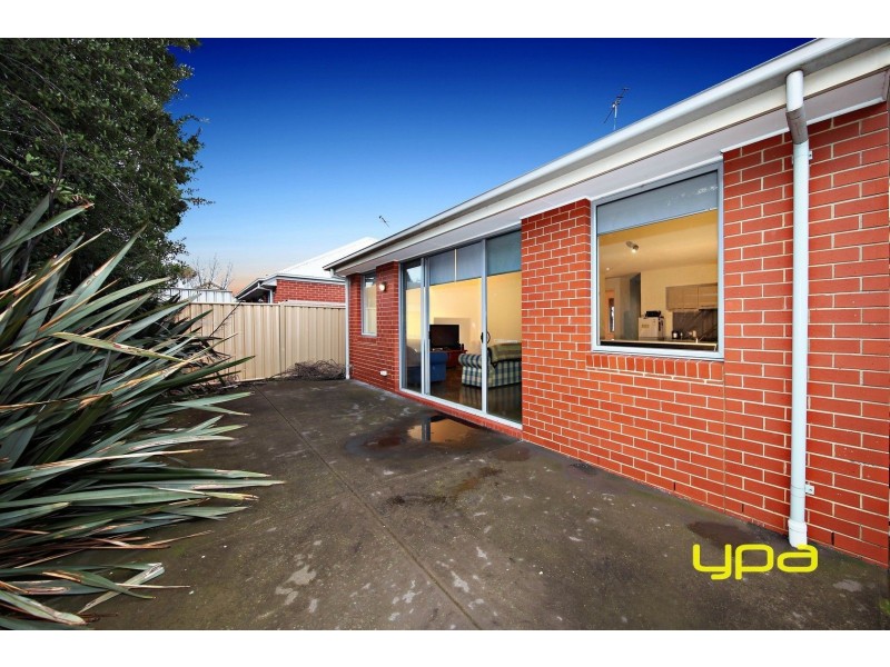 13 Tumbalong Street, Caroline Springs VIC 3023