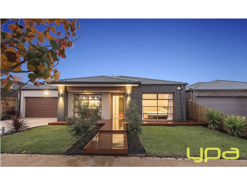 8 Phoenix Grove, Plumpton VIC 3335