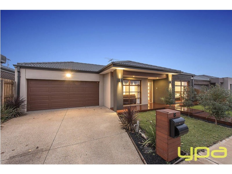 8 Phoenix Grove, Plumpton VIC 3335