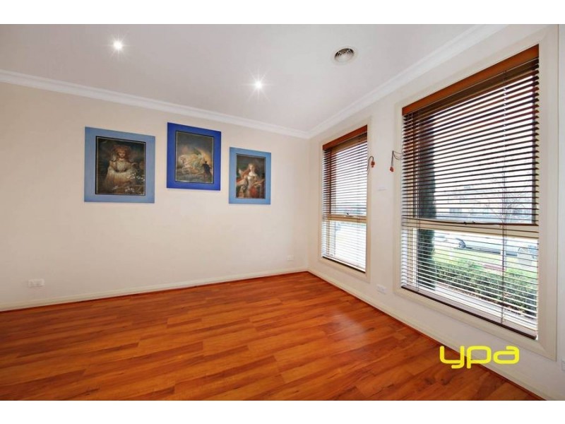 243 Westwood Drive, Burnside VIC 3023