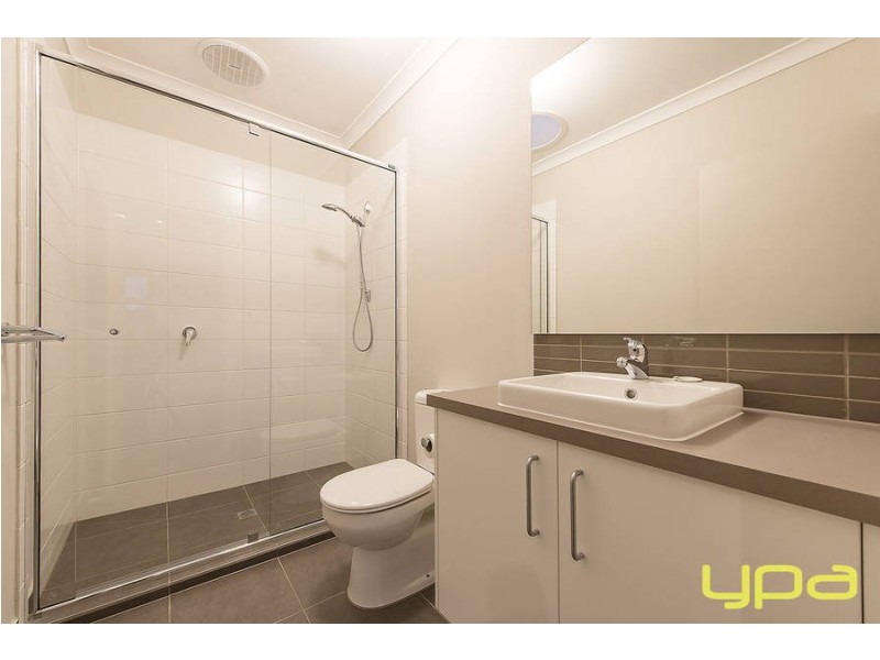 13 Forrester Grove, Plumpton VIC 3335