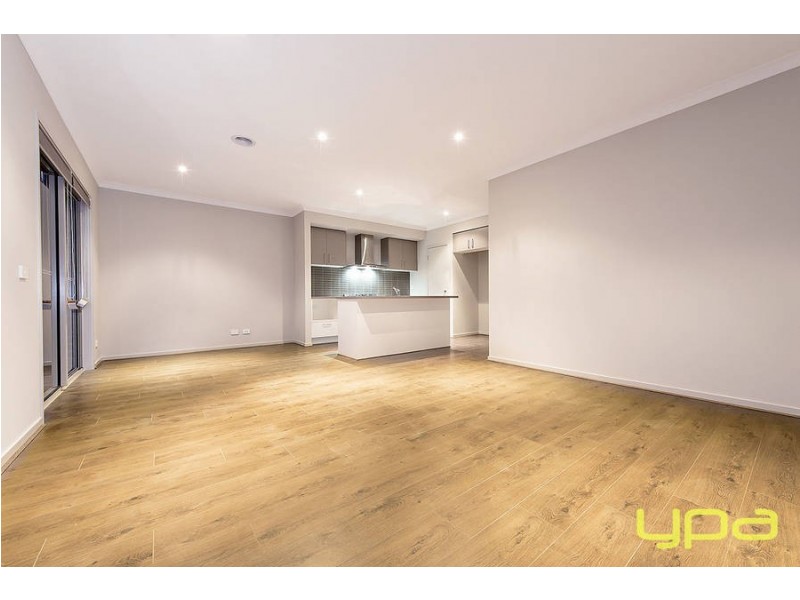 13 Forrester Grove, Plumpton VIC 3335