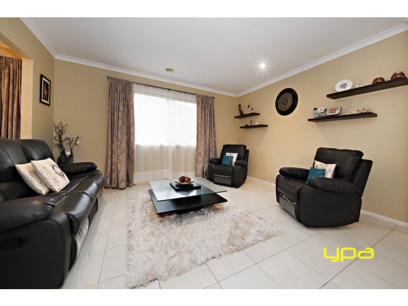 95 Oakview Parade, Caroline Springs VIC 3023