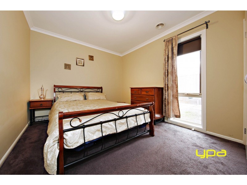 95 Oakview Parade, Caroline Springs VIC 3023