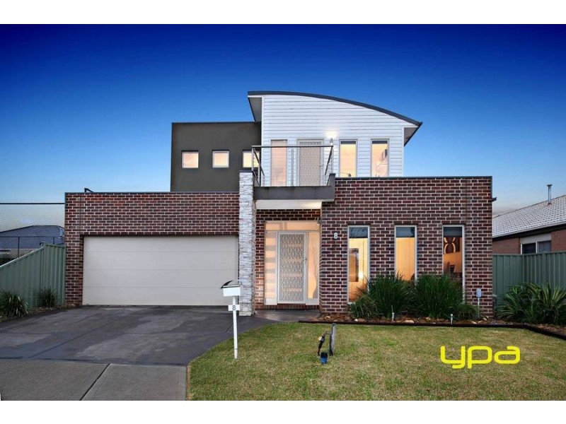 8 Liriope Green, Caroline Springs VIC 3023