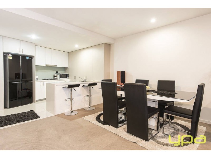 14/1 Woodward Way, Caroline Springs VIC 3023