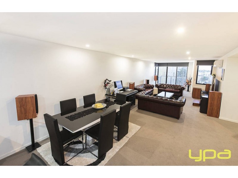 14/1 Woodward Way, Caroline Springs VIC 3023