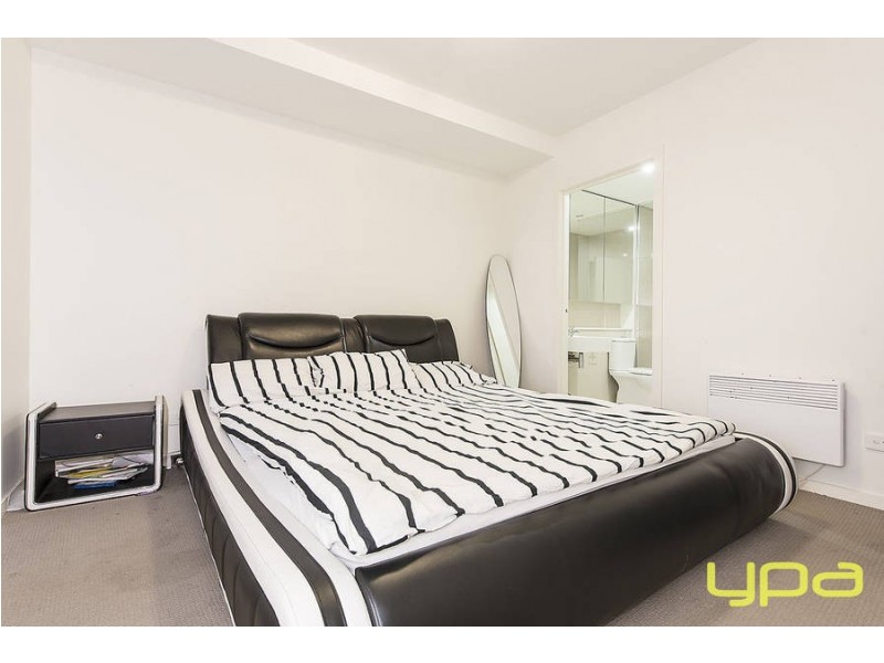 14/1 Woodward Way, Caroline Springs VIC 3023