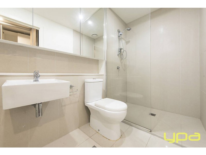 14/1 Woodward Way, Caroline Springs VIC 3023