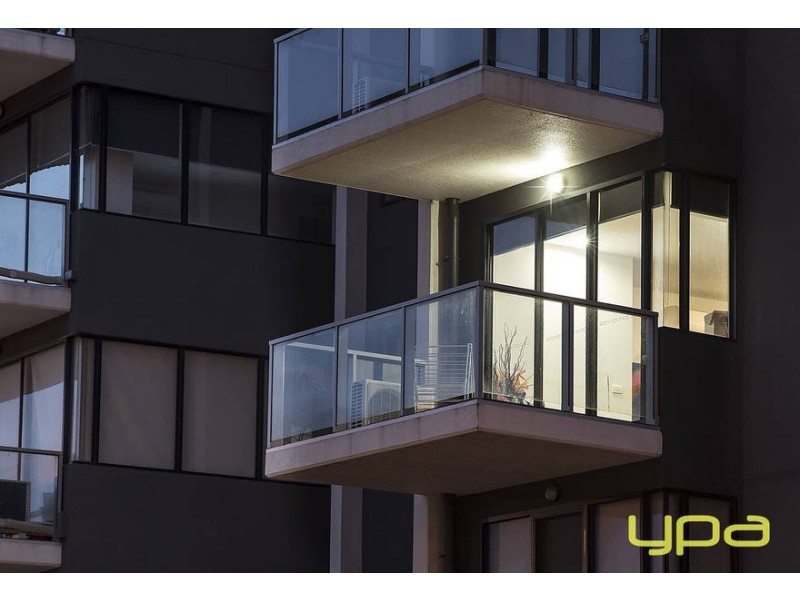 14/1 Woodward Way, Caroline Springs VIC 3023