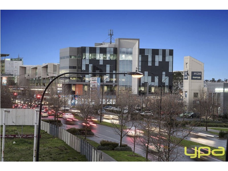 14/1 Woodward Way, Caroline Springs VIC 3023