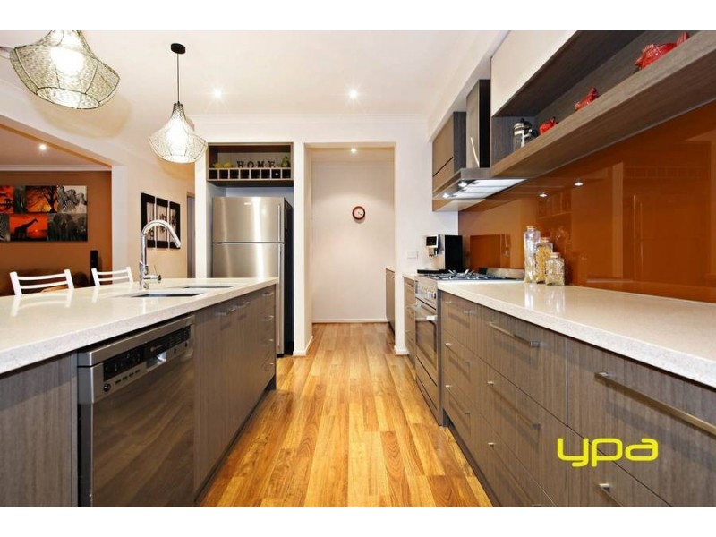 8 Keynes Circuit, Plumpton VIC 3335