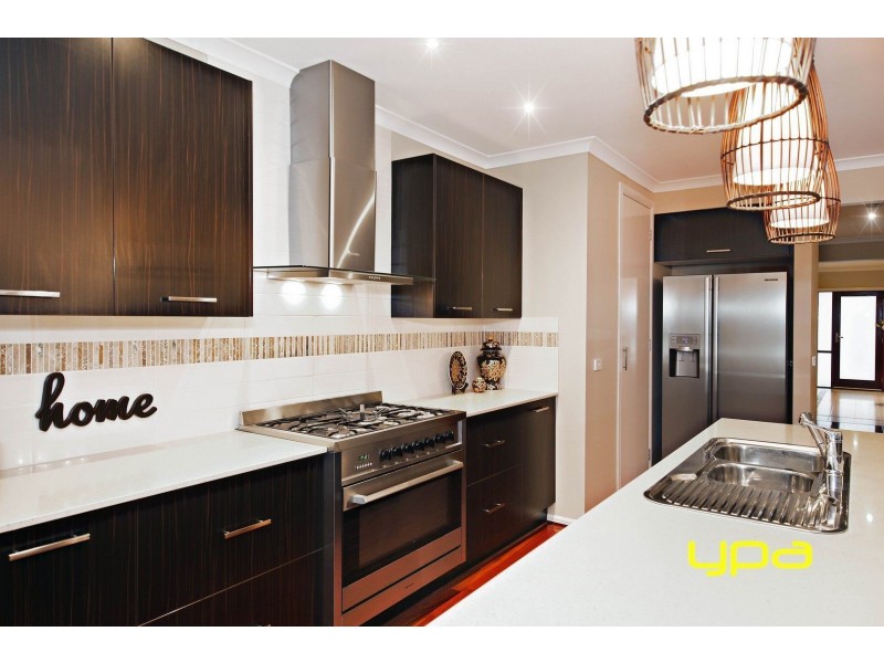 47 Carisbrook Street, Caroline Springs VIC 3023