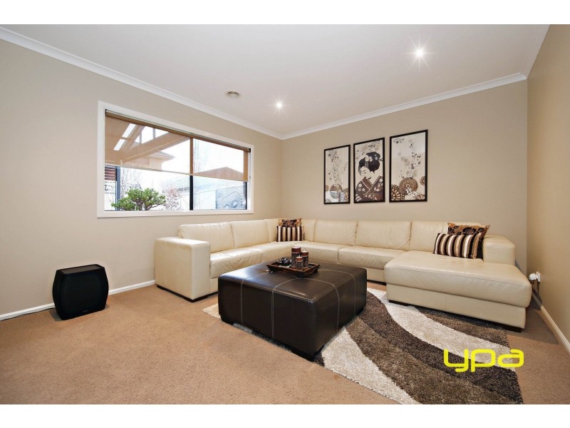 47 Carisbrook Street, Caroline Springs VIC 3023