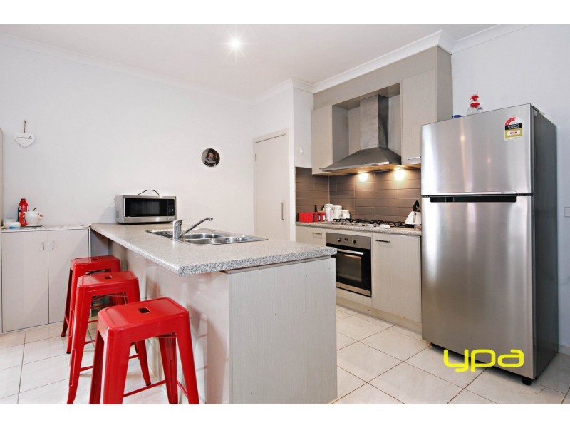 7 Mclaren Chase, Caroline Springs VIC 3023