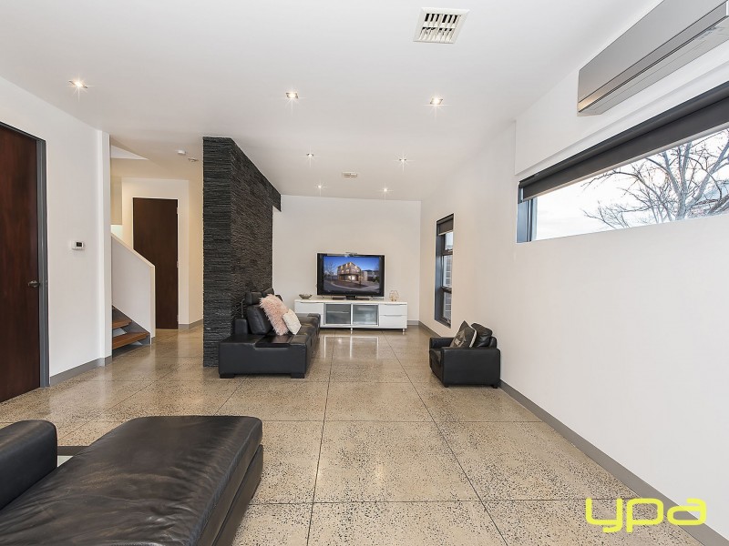 20 Kings Domain, Caroline Springs VIC 3023