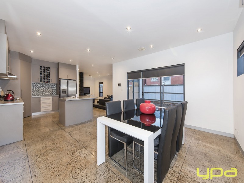 20 Kings Domain, Caroline Springs VIC 3023