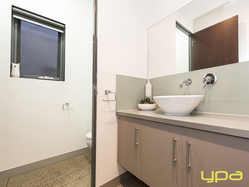 20 Kings Domain, Caroline Springs VIC 3023