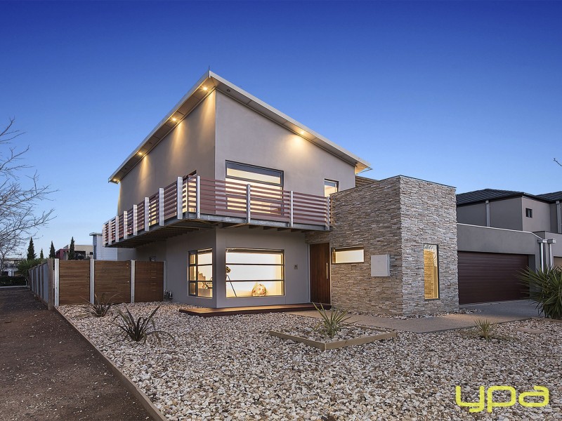 20 Kings Domain, Caroline Springs VIC 3023