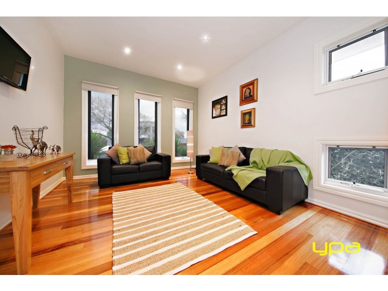 24 Olsen Retreat, Caroline Springs VIC 3023