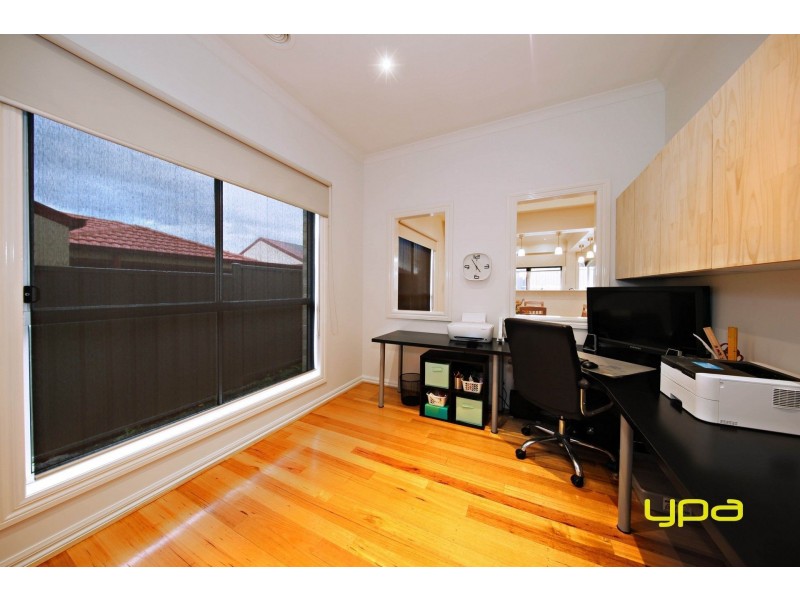 24 Olsen Retreat, Caroline Springs VIC 3023