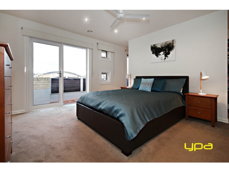 24 Olsen Retreat, Caroline Springs VIC 3023