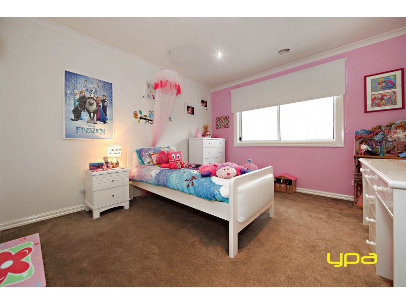 24 Olsen Retreat, Caroline Springs VIC 3023