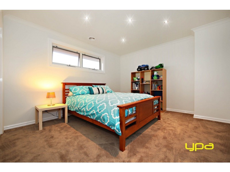 24 Olsen Retreat, Caroline Springs VIC 3023