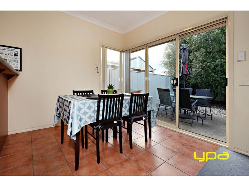 1 St Johns Walk, Caroline Springs VIC 3023