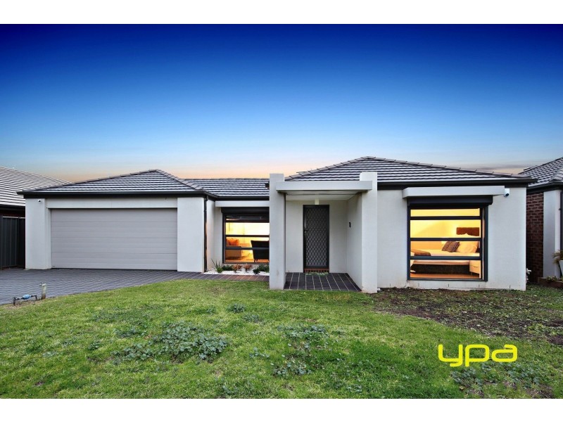 15 Cassan Way, Caroline Springs VIC 3023