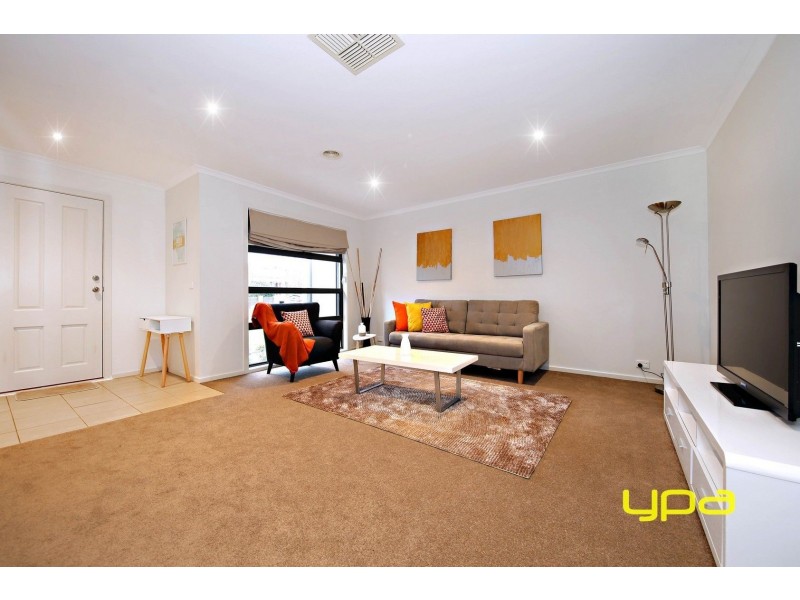 15 Cassan Way, Caroline Springs VIC 3023