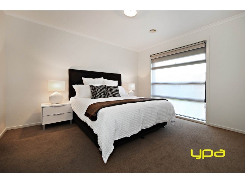 15 Cassan Way, Caroline Springs VIC 3023