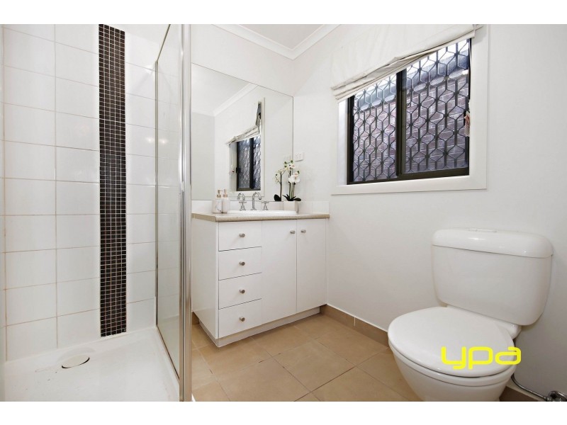 15 Cassan Way, Caroline Springs VIC 3023