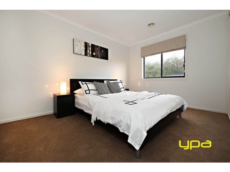 15 Cassan Way, Caroline Springs VIC 3023