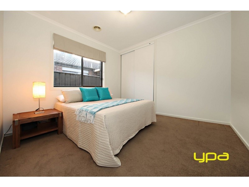 15 Cassan Way, Caroline Springs VIC 3023