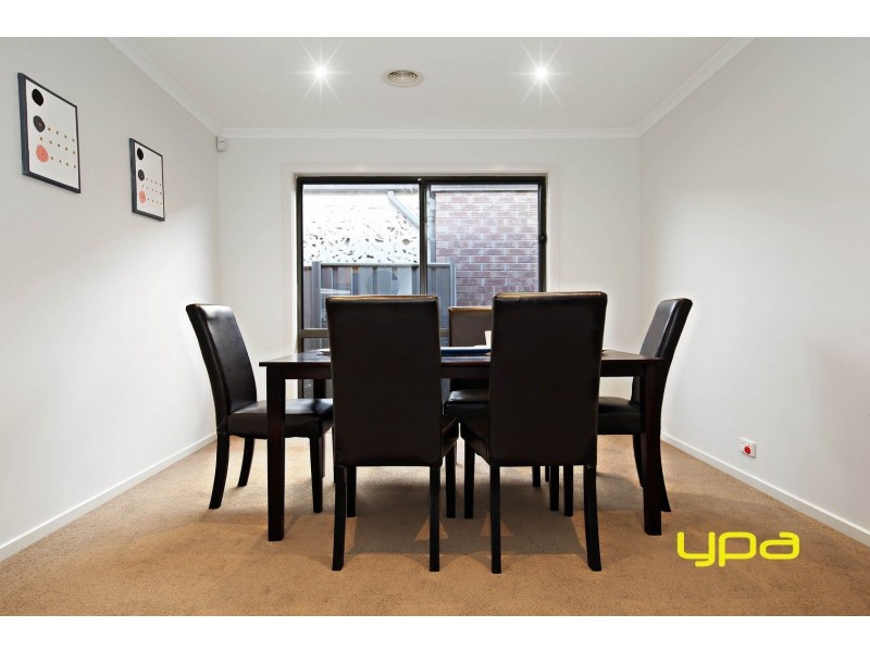 15 Cassan Way, Caroline Springs VIC 3023