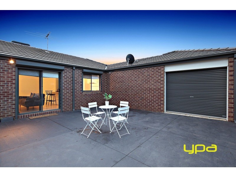 15 Cassan Way, Caroline Springs VIC 3023